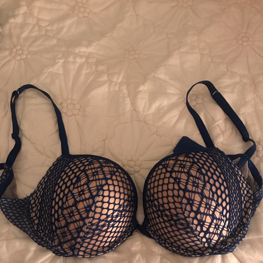 Blue Victoria’s Secret Very Sexy Push-Up Bra!